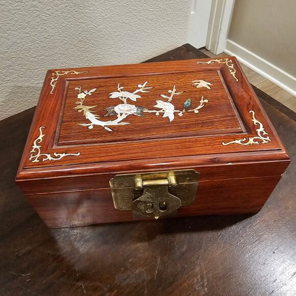 Vintage Chinese Box in RoseWood and Brass with Mother-of-pearl Inlay - Picture 1 of 10